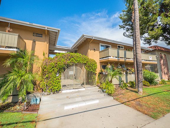 2nd image of 20353.5 Saticoy St #16