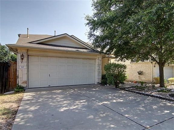 2nd image of 907 Port Daniel Dr