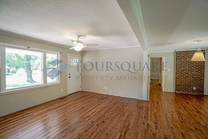 3 bed, 1.5 bath, 1497 sqft, $1,797 — Photo 3