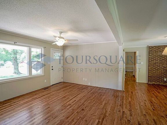 3rd image of 112 Old Meadowbrook Dr
