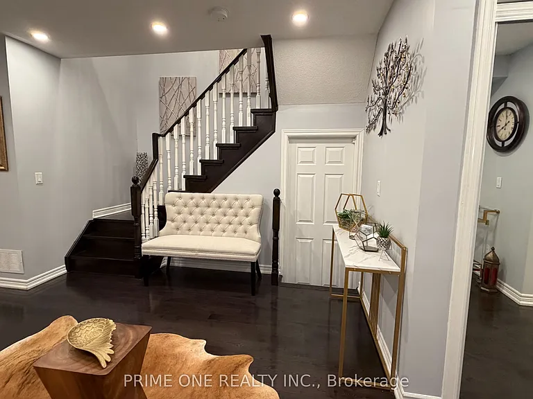 7124 Village Walk — Photo 8