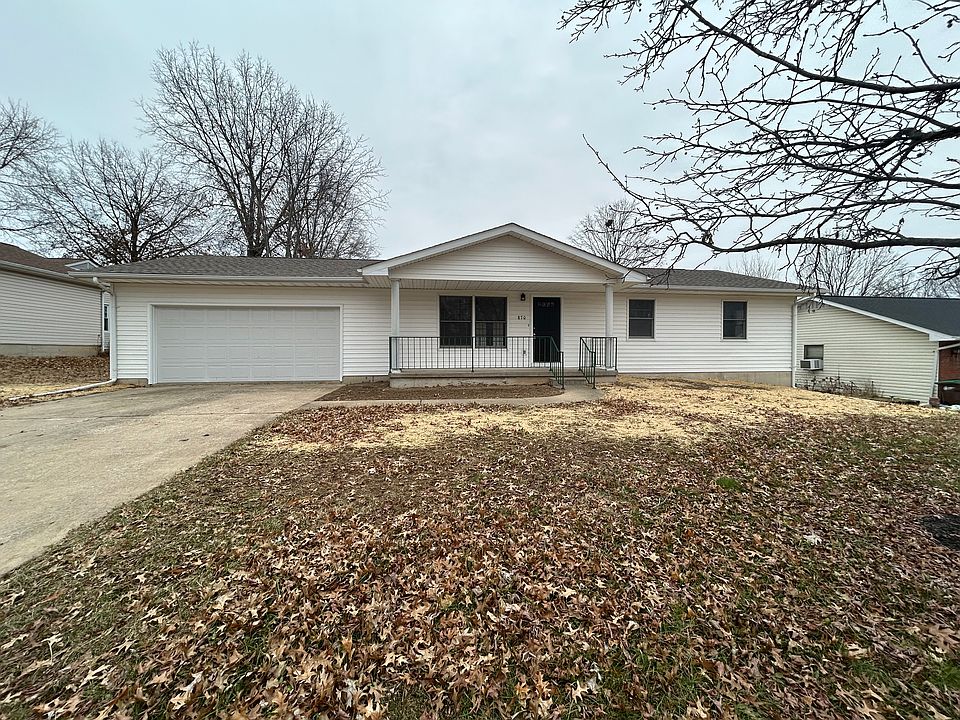 Ranch home in established neighborhood