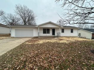 870 Huntington Dr, Troy, MO 63379