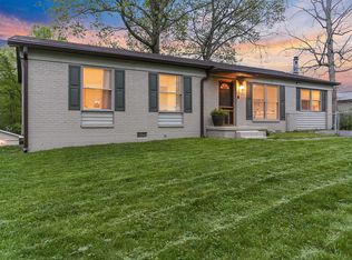 200 Woodbridge Rd, Oak Hill, WV 25901