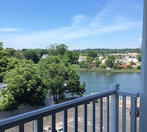 2nd image of 3336 Fairfield Ave APT 401