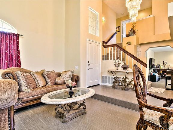 3rd image of 2985 La Vista Ave
