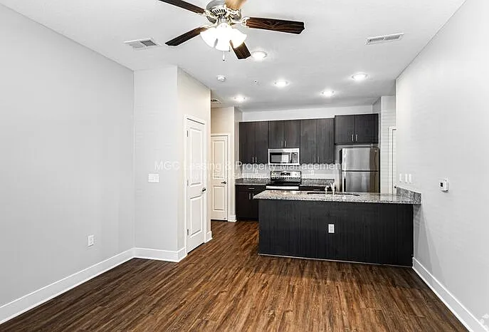 1 bed, 1.0 bath, 650 sqft, $1,142 — Photo 4
