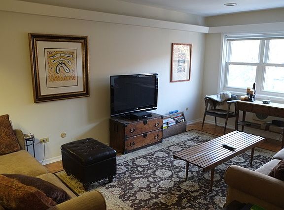 2nd image of 659 W Aldine Ave APT 3A