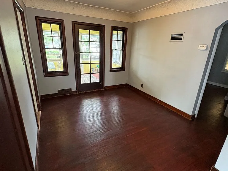 440 Cutler St — Photo 9