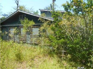 2582 River Rd, Caryville, FL 32427