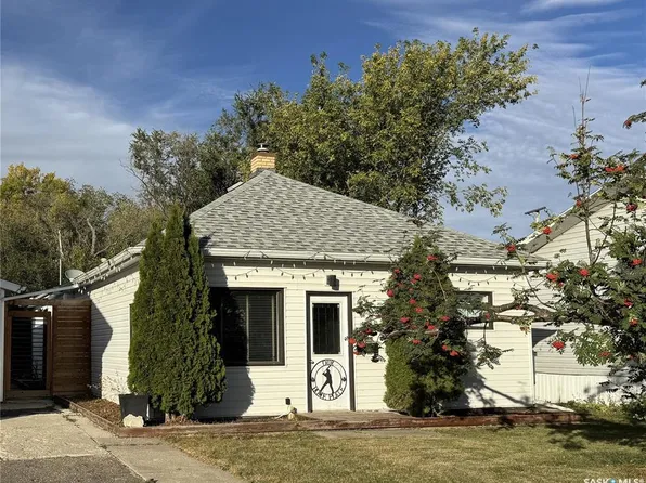 307 6th AVENUE E, Biggar, SK S0K 0M0
