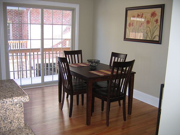 diningroom/door to balcony