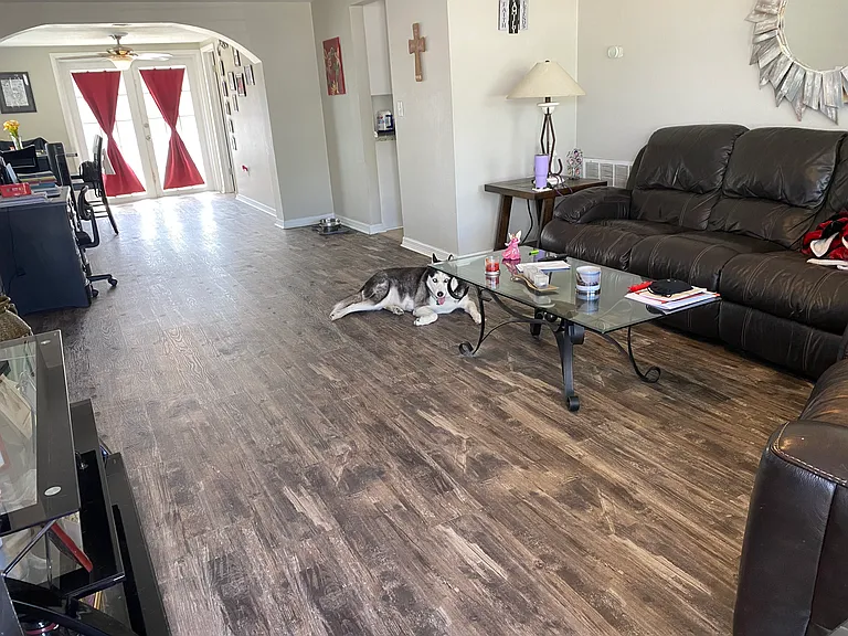1127 Tamarac Dr — Photo 3