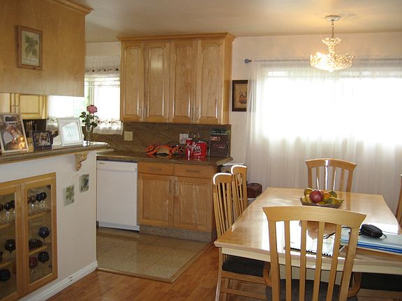 5th image of 1711 Grismer Ave APT 87
