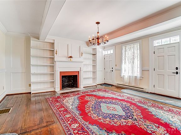 5th image of 18 E Market St