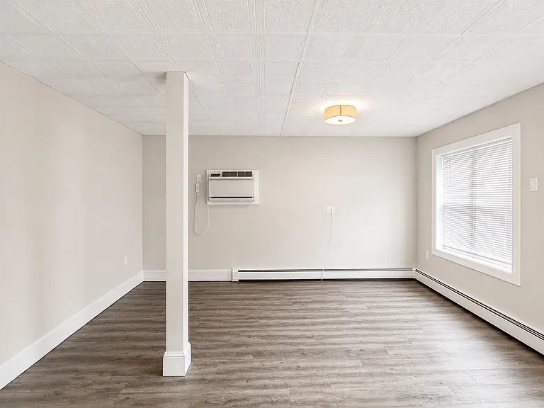 195 Maverick St #1 — Photo 2