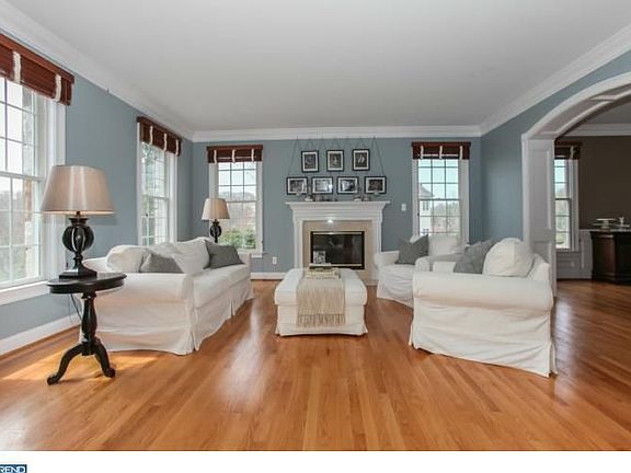 2nd image of 105 Osborne Cir
