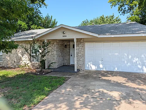 1604 S Redbud Pl Photo 1