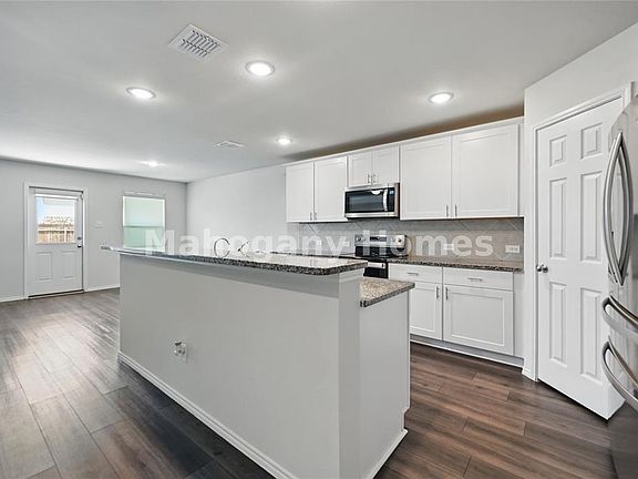 5th image of 1611 Timpson Dr