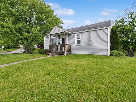 3rd image of 528 Cedarhurst Dr
