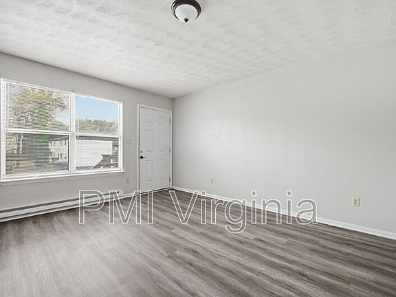 2nd image of 2916 Pleasant Ave APT 7