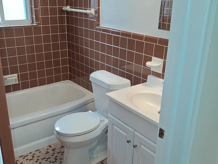 1830 N Main St #9 — Photo 8
