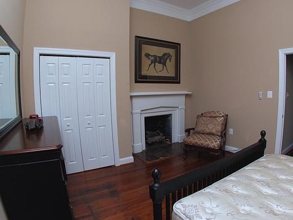 5th image of 194 E Lee St APT 2D