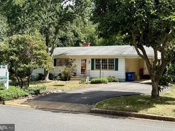 7901 Candlewood Dr, Alexandria, VA 22306