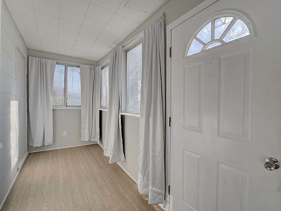 Enclosed Front Porch