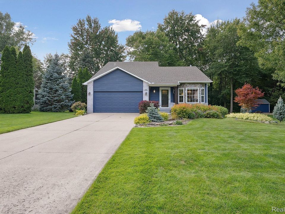 1st image of 250 Cove View Dr