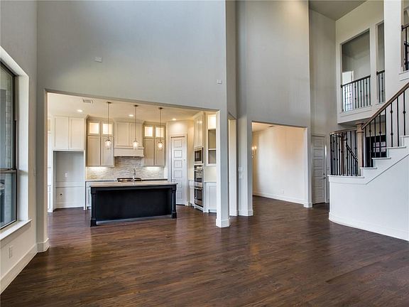 5th image of 11121 Medallion Ln