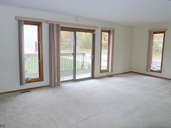 4th image of 180 Dakota Dr #180
