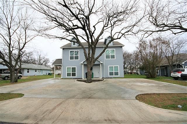 1st image of 104 Railroad Ave #104