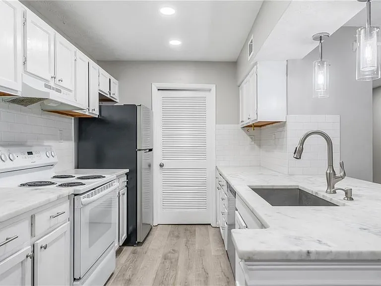 113 Tuxworth Cir — Photo 15