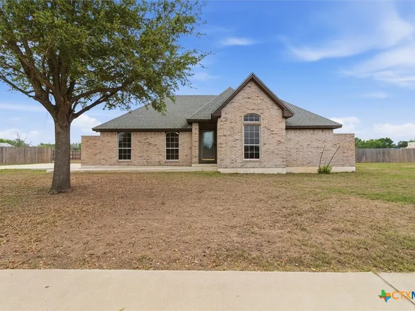 197 Thomas Dr, Martindale, TX 78655