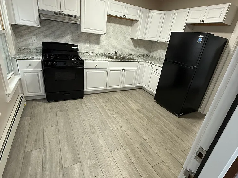 33 Cottage St #1 — Photo 2