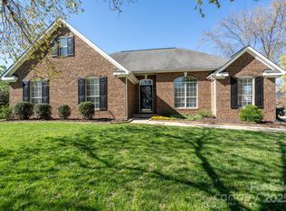 6111 Tesh Ct, Charlotte, NC 28269