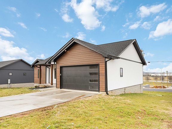 3rd image of 1147 Dahl Rd