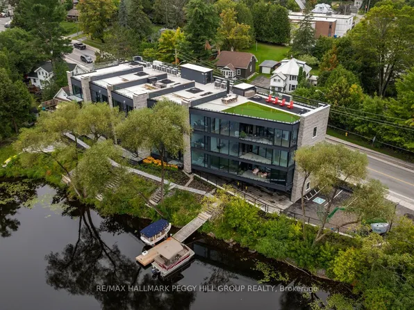 32 Brunel Rd #305, Huntsville, ON P1H 1P5