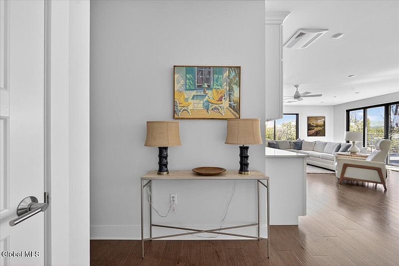 5th image of 116 West Avenue UNIT 401