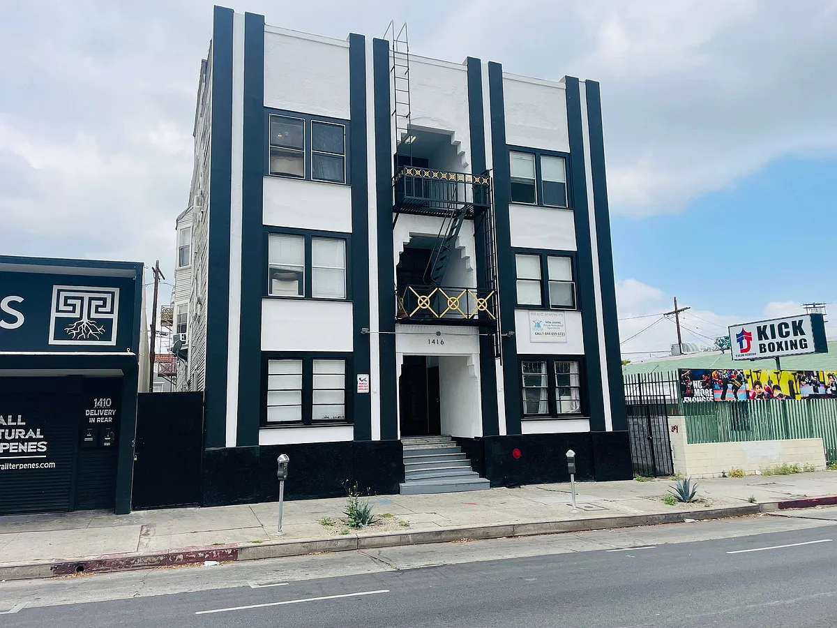Building Photo - The Ritz Apartments
