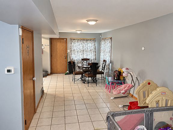 3rd image of 15923 Vine Ave