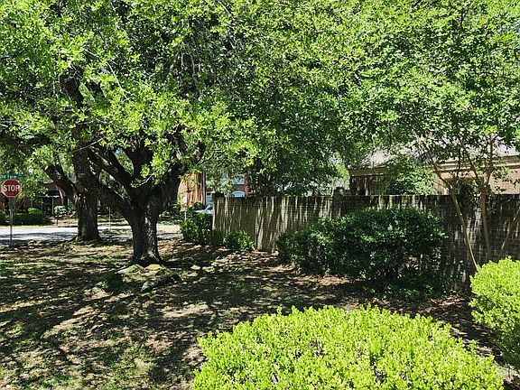 3rd image of 2983 Old Farm Rd