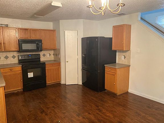 3rd image of 4055 China Elm Dr