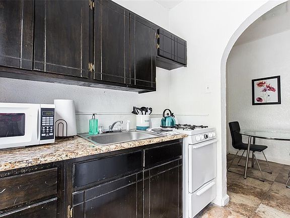 3rd image of 322 W Canty St #2