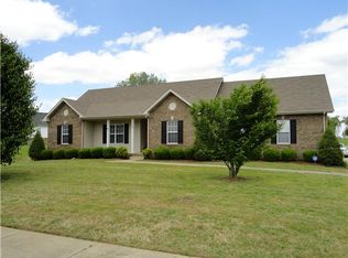 326 Bailey Ln, Pleasant View, TN 37146