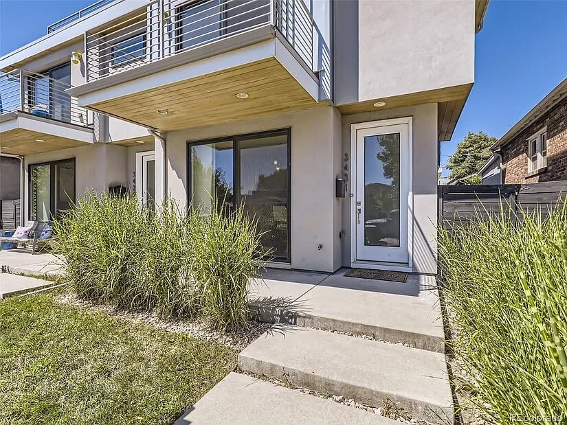 Beautiful 4 Story Townhouse in LoHi — Photo 2