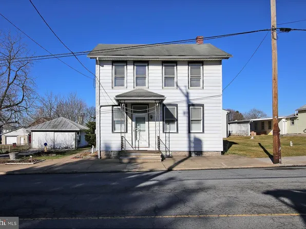 153 N Center St, Fredericksburg, PA 17026