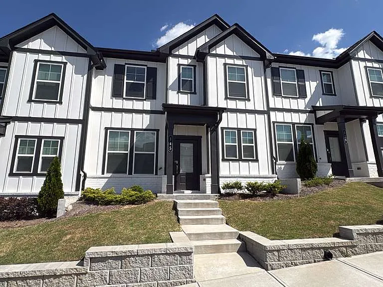 145 Star Ct — Photo 1