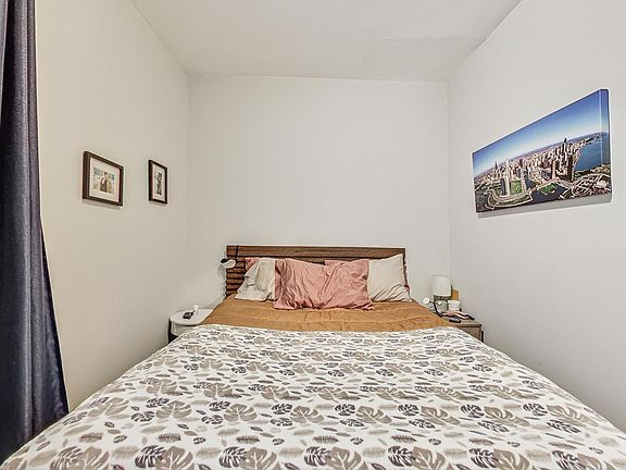 5th image of 3330 W Hutchinson St #1